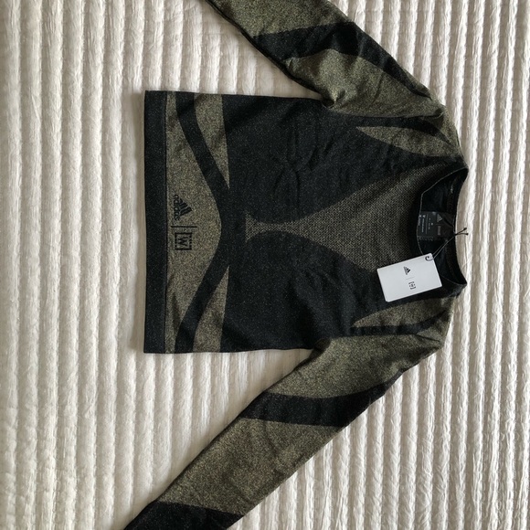 NWT. Wolford STUDIO MOTION CROP Size M
ADIDAS X WOLFORD
Black/Gold - Picture 3 of 6